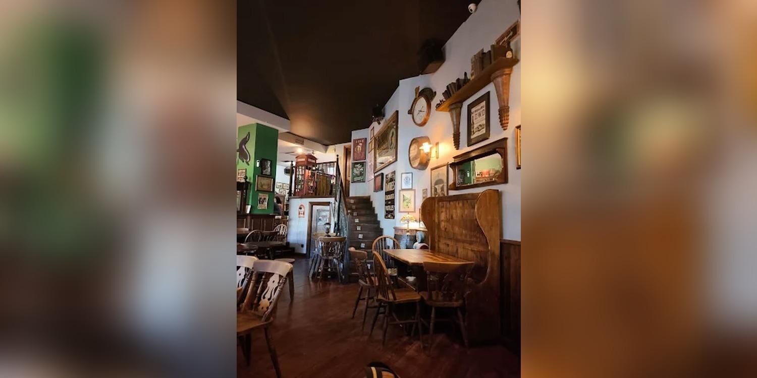 Paddy Flaherty Irish Tavern, bar