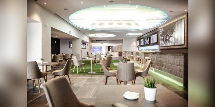 Admiral Arena Sport Bar, bar