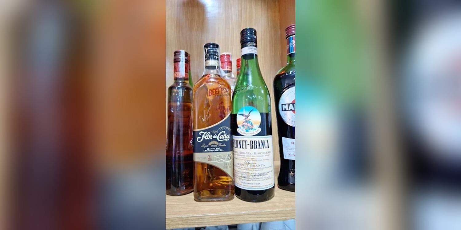 Cafeteria Restaurante Colombiano y Nicaragüense Montenegro | Billar, bar