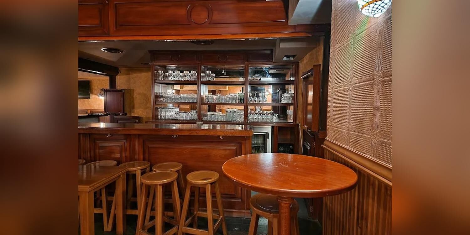 Finnegans of Dublin, bar