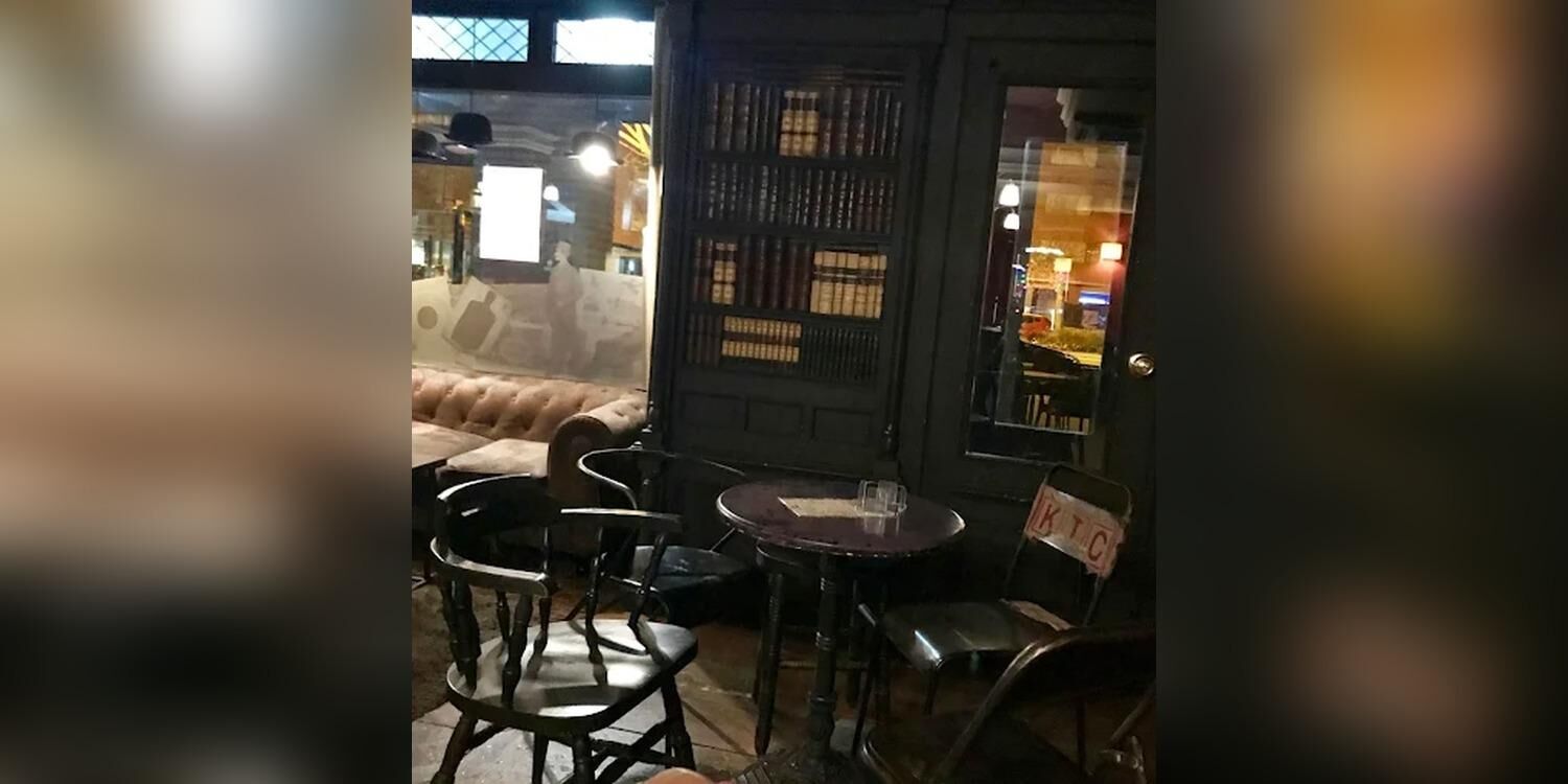 Bar Querido Watson, bar