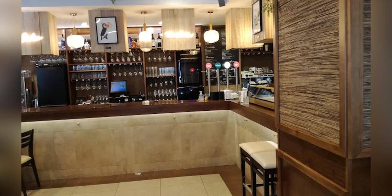 Vasis's Cafe, restaurant