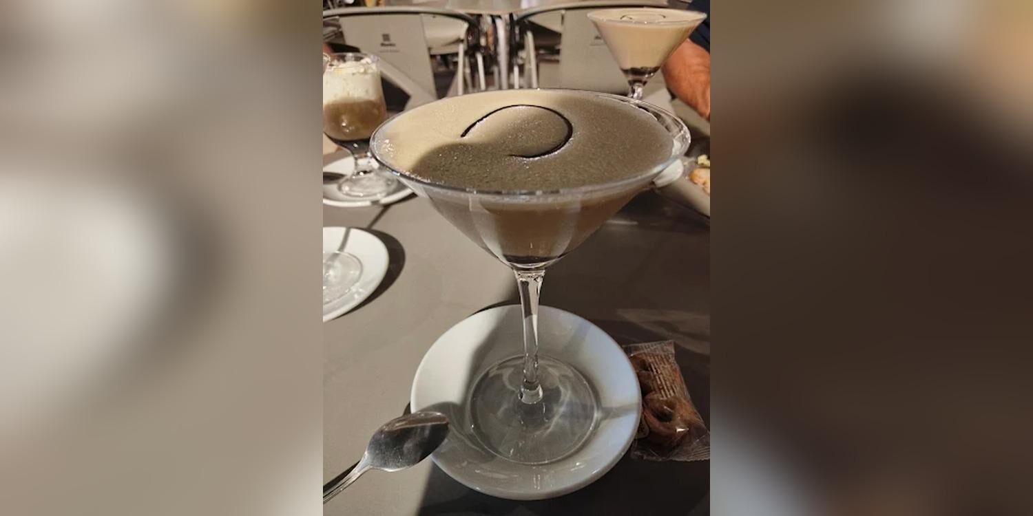 Six Café & Copas, bar