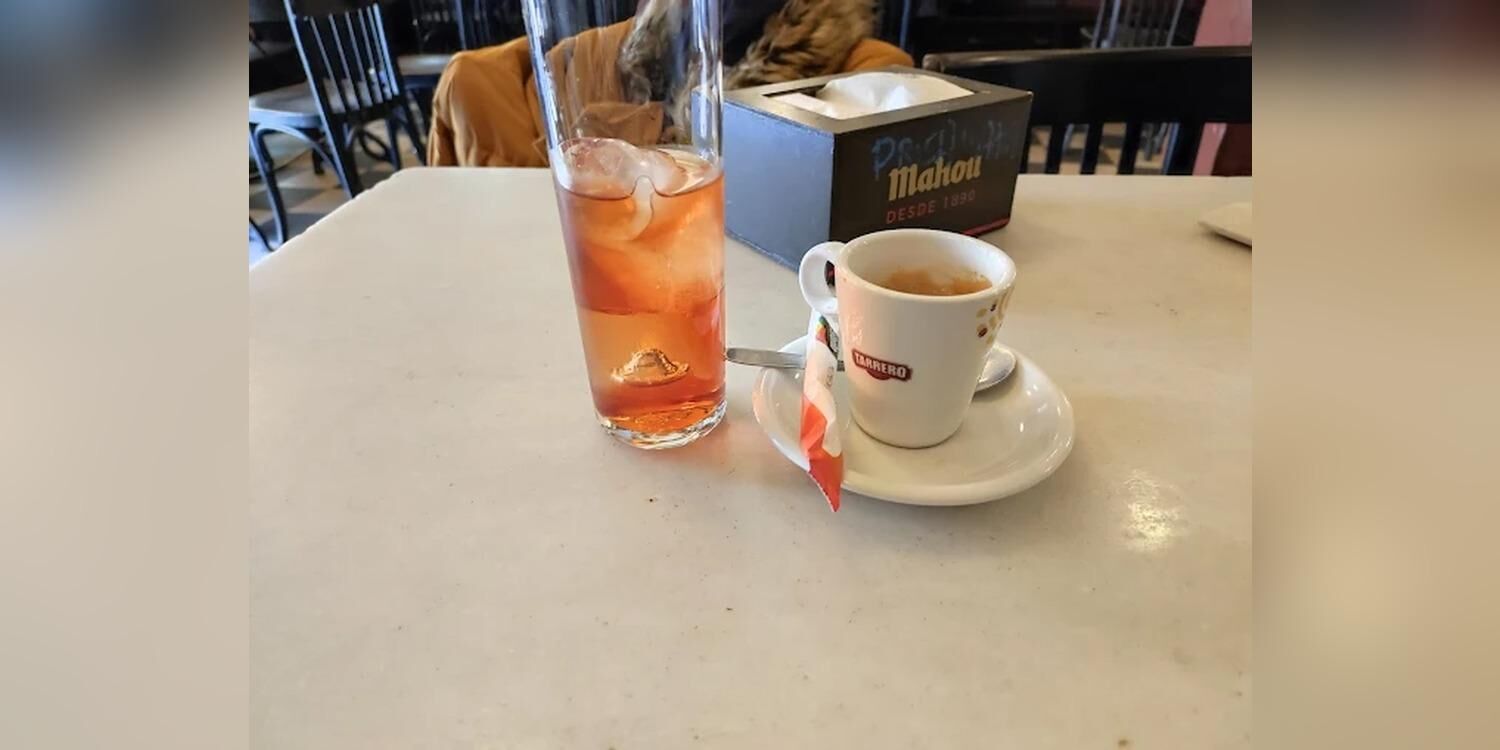 El Largo Adiós, bar