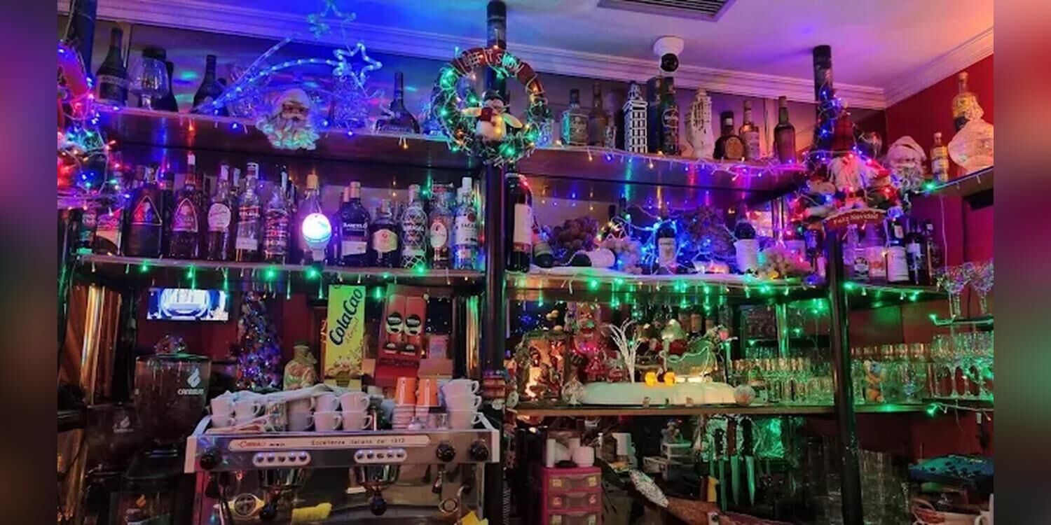 Café-Bar Manantial, bar