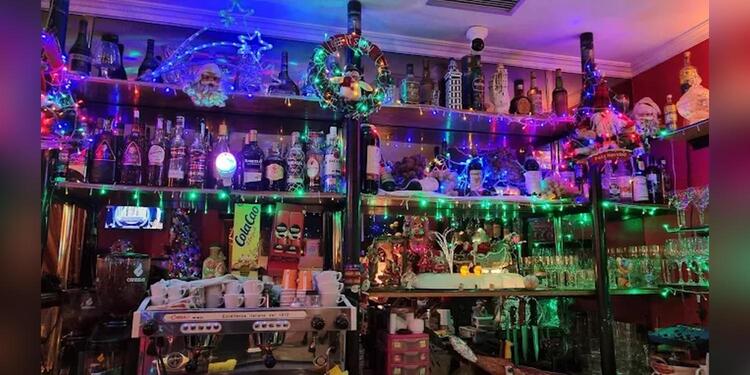 Café-Bar Manantial, bar