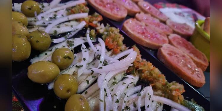 Café-Bar Manantial, bar