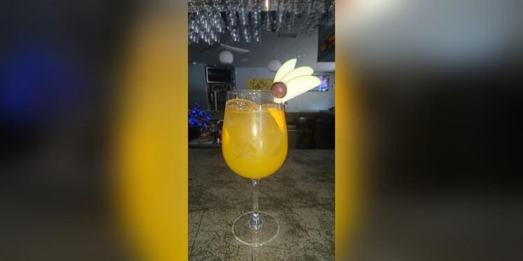 Golden Café y Copas, bar