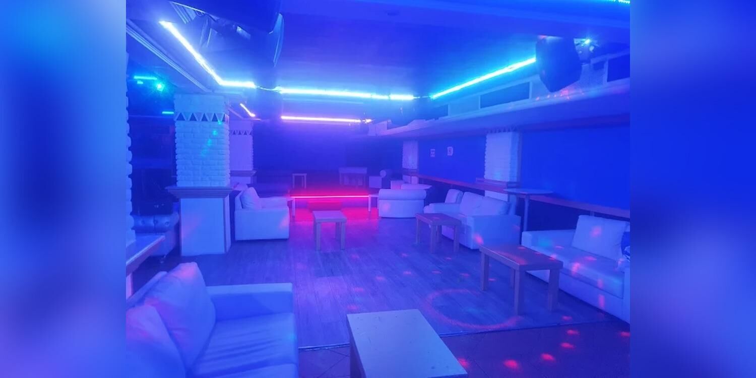 FANTASY DISCO PUB, bar