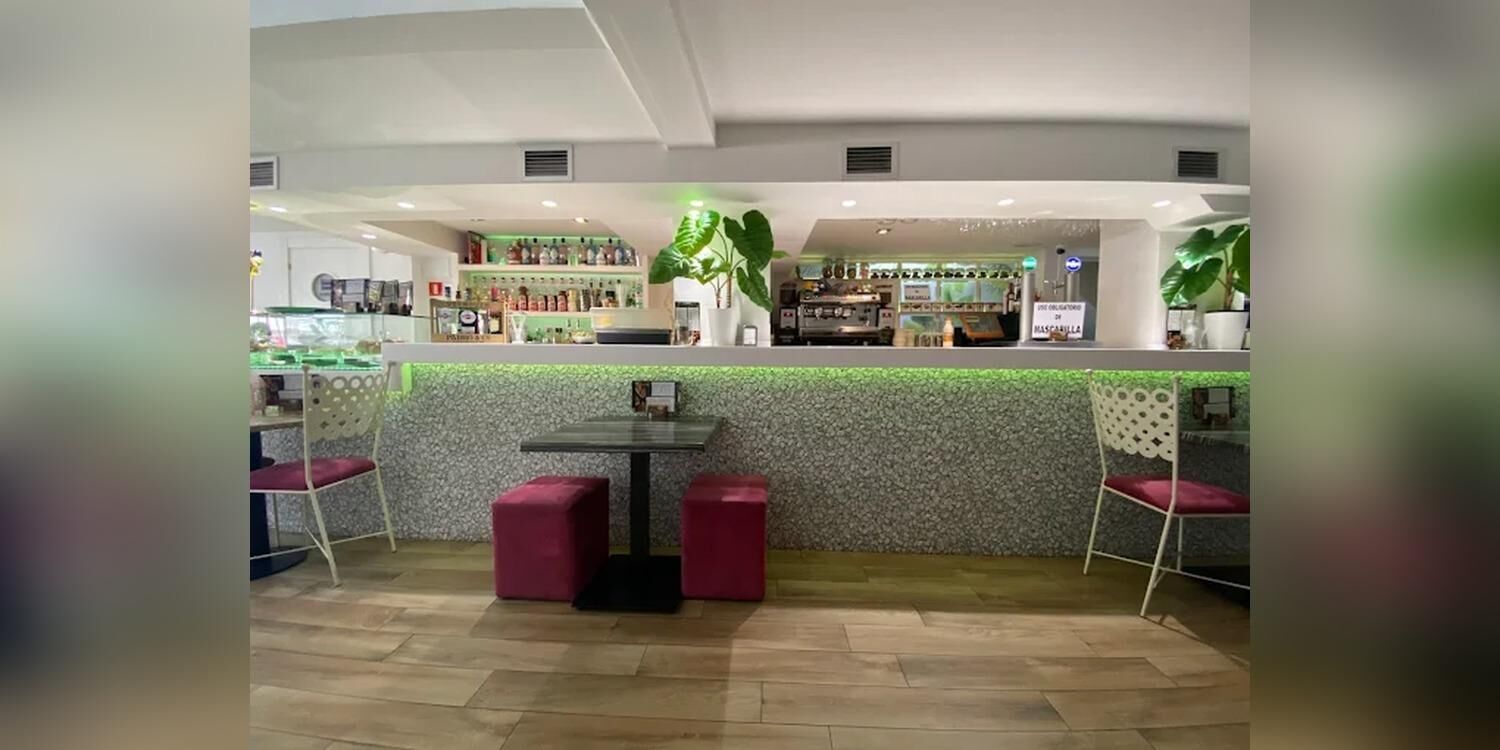 10y10 Cocktails Coffee, bar