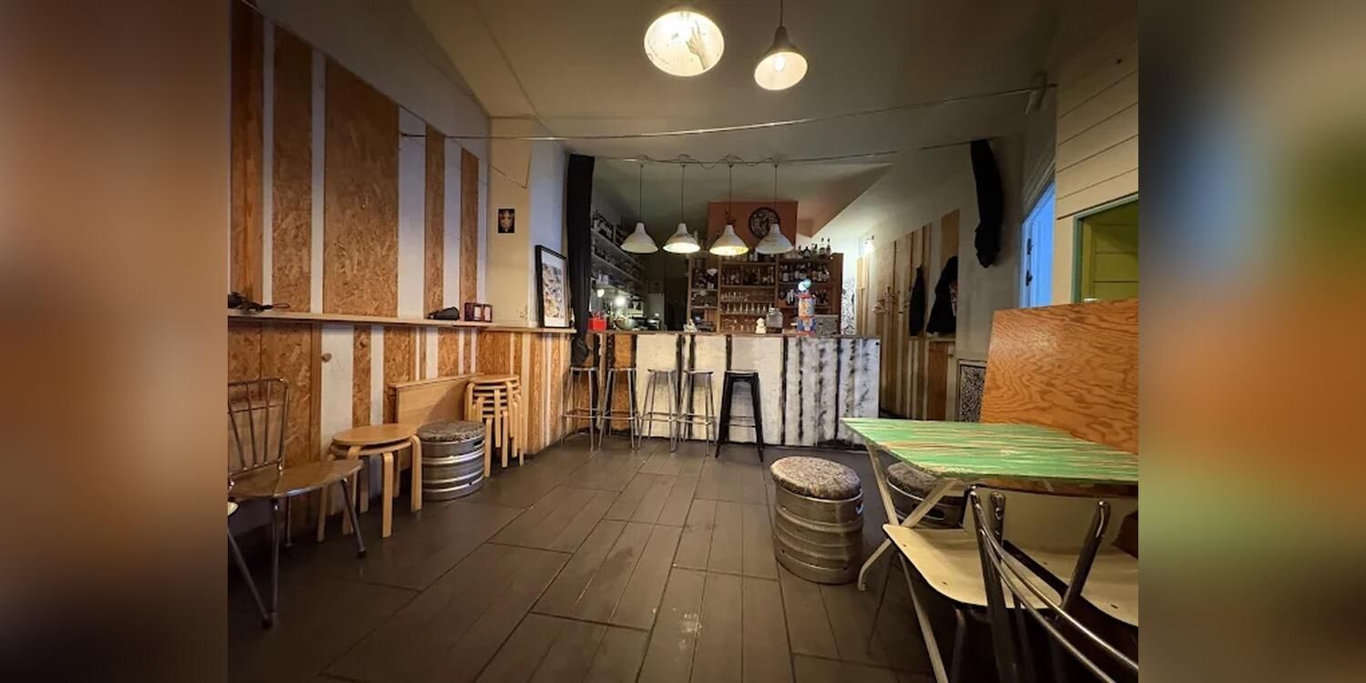 Matilda (salón de estar, comer y beber), bar