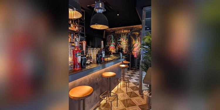 La Destilería, bar