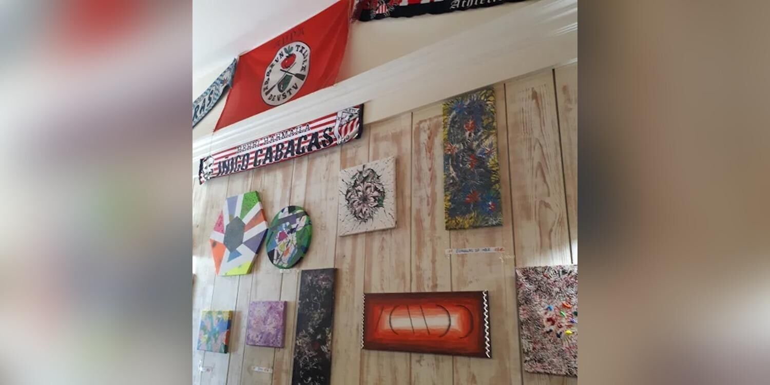 Riverside Tavern, bar