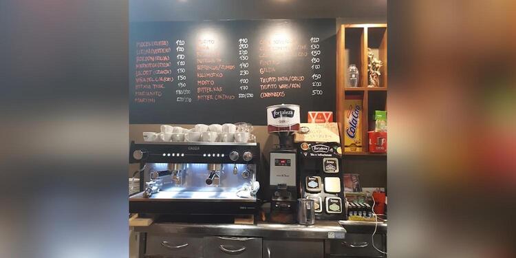 Riverside Tavern, bar