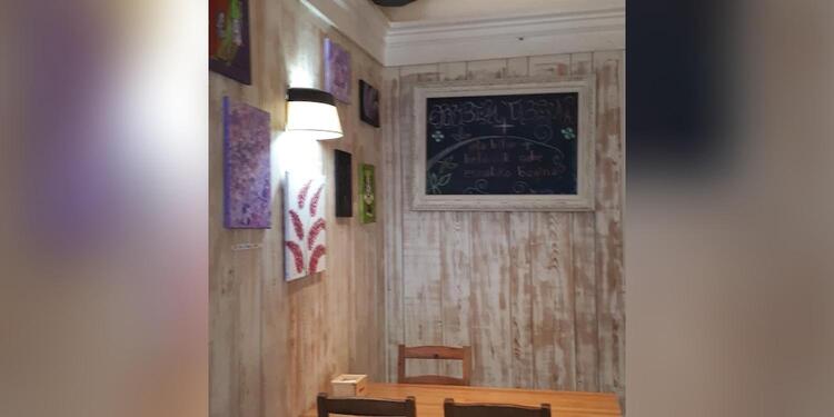 Riverside Tavern, bar