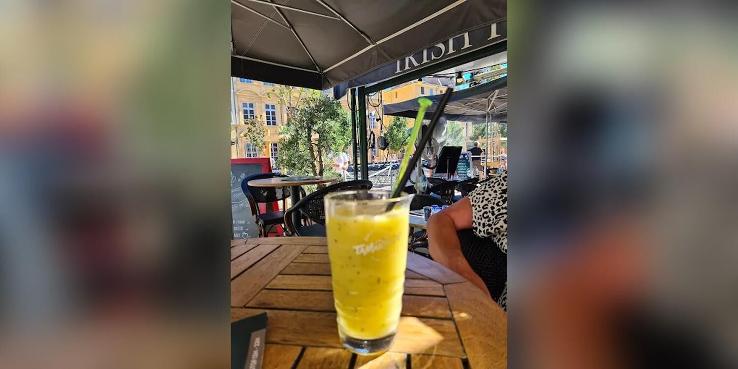 The Four Courts, bar