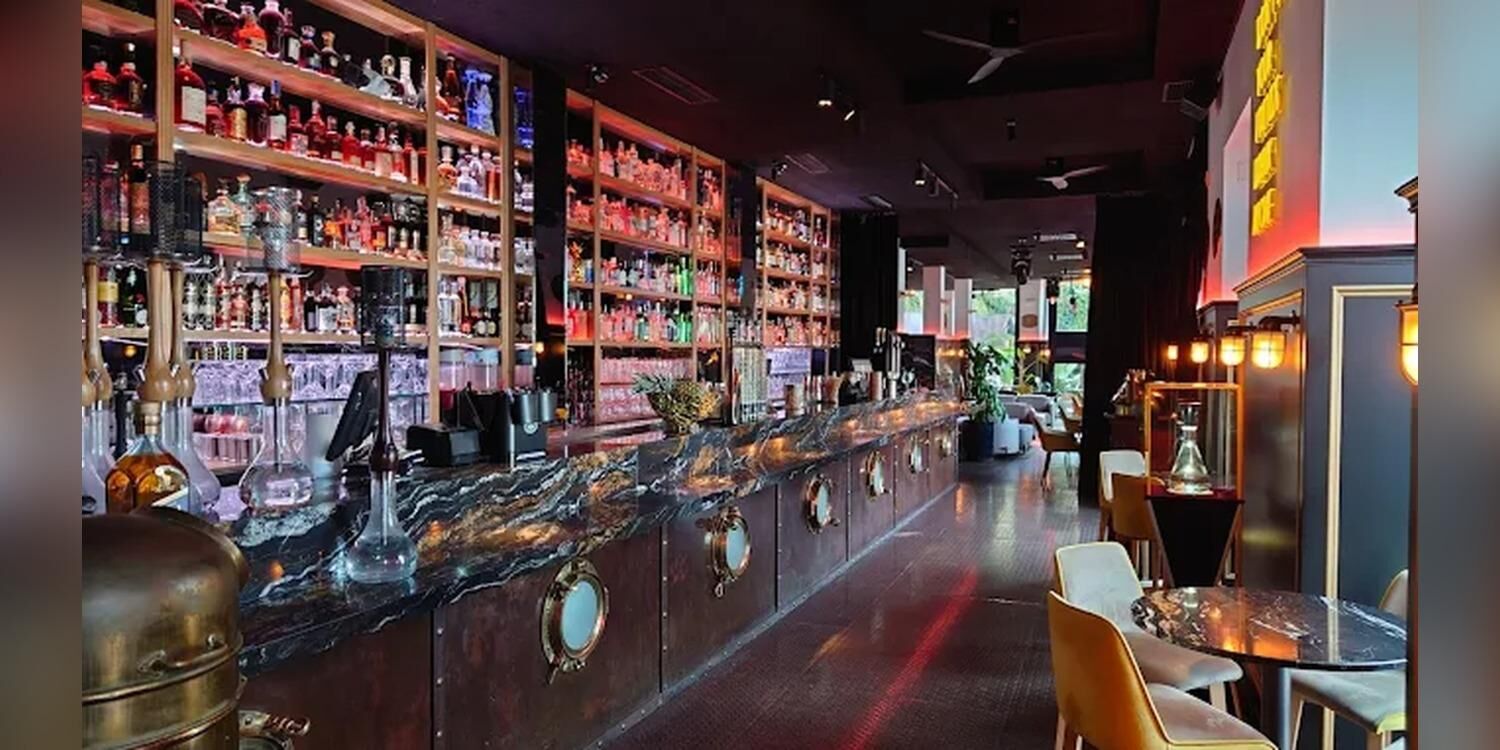 Dike 1 - Cocktail Bar & Restaurante, bar