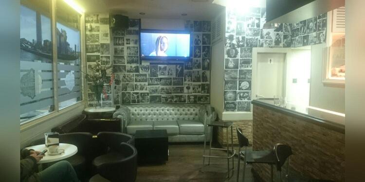 Cafetería Slay, bar