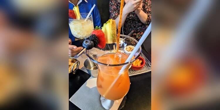 Tchin Tchin Bar, bar