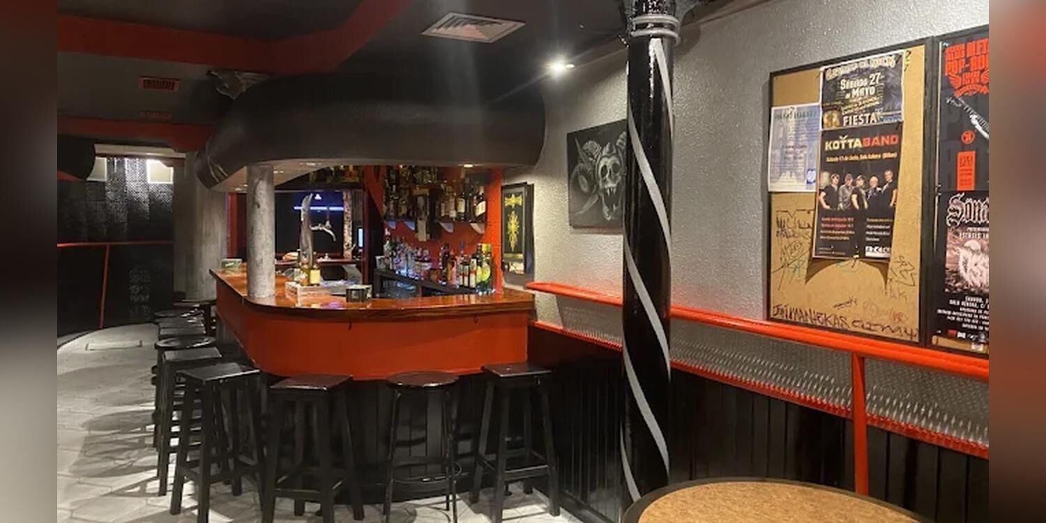 Skulls Metal Pub, bar