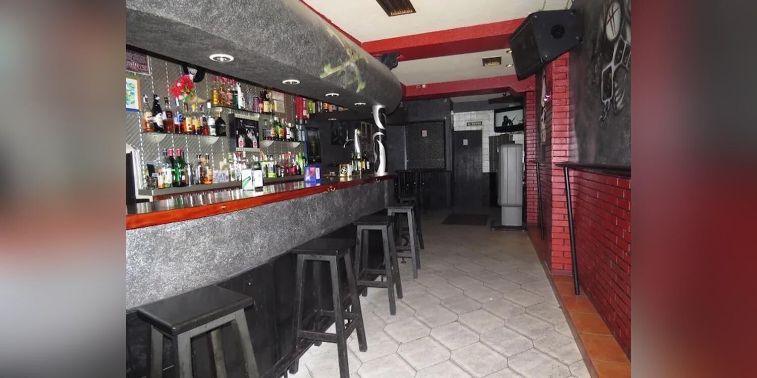 Skulls Metal Pub, bar