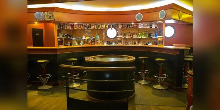 Bul Club, bar