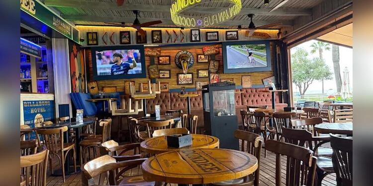 Cocodrilo Dundee, bar