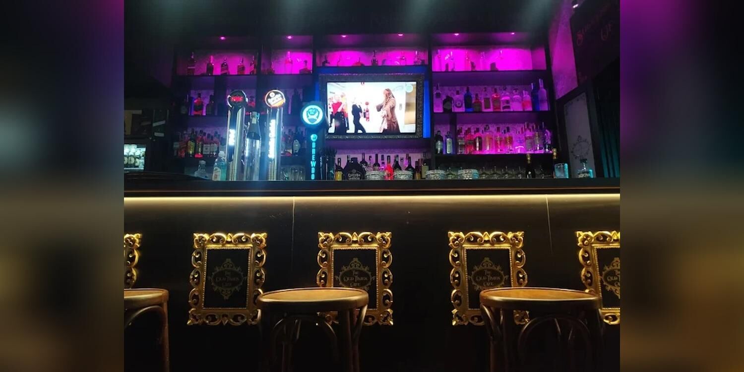 The Old Times Café, bar