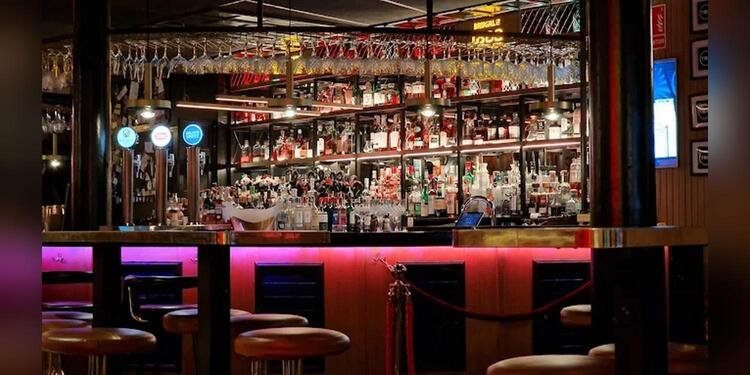 Chester & Punk, Cocktail Bar & Experience in Málaga, bar