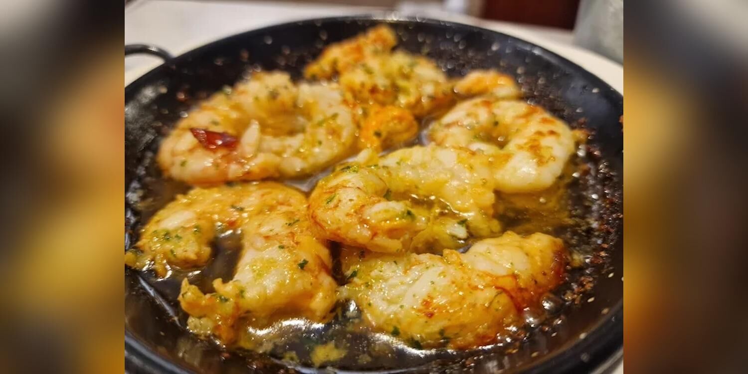 La Farola de Orellana, bar