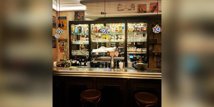 Bistrot Sainte Isaure, bar