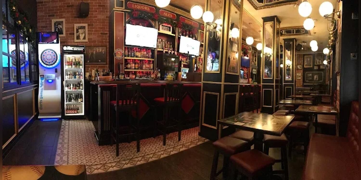 The Garrison Tavern Pub, bar