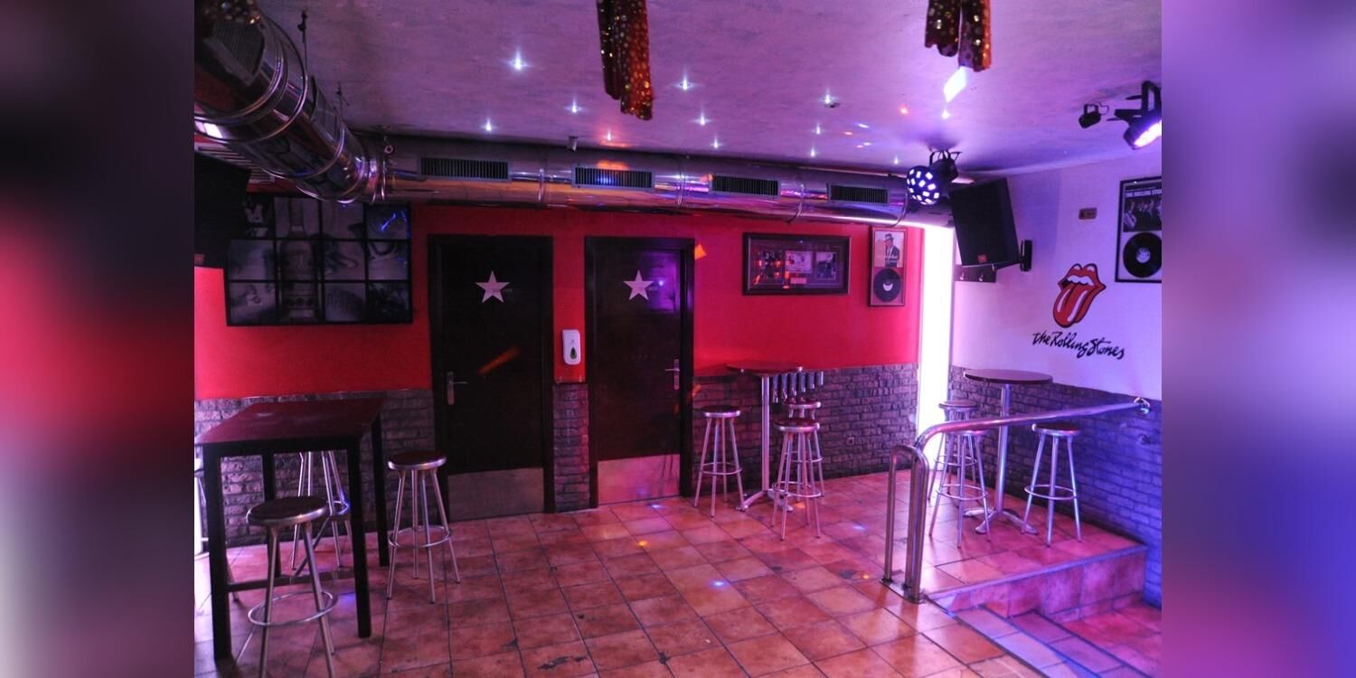 Traste Karaoke, bar
