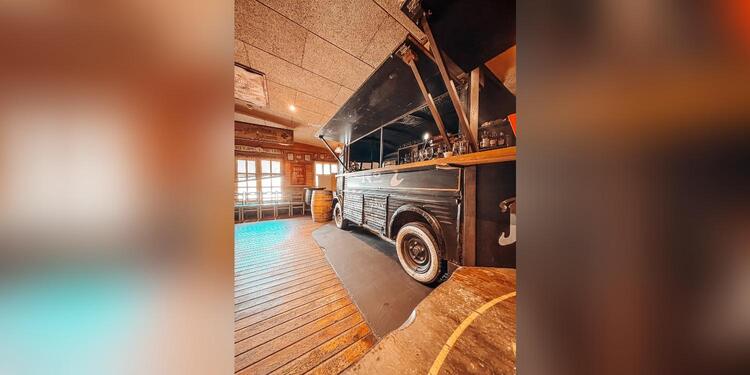 La Hora Montecanal, restaurant