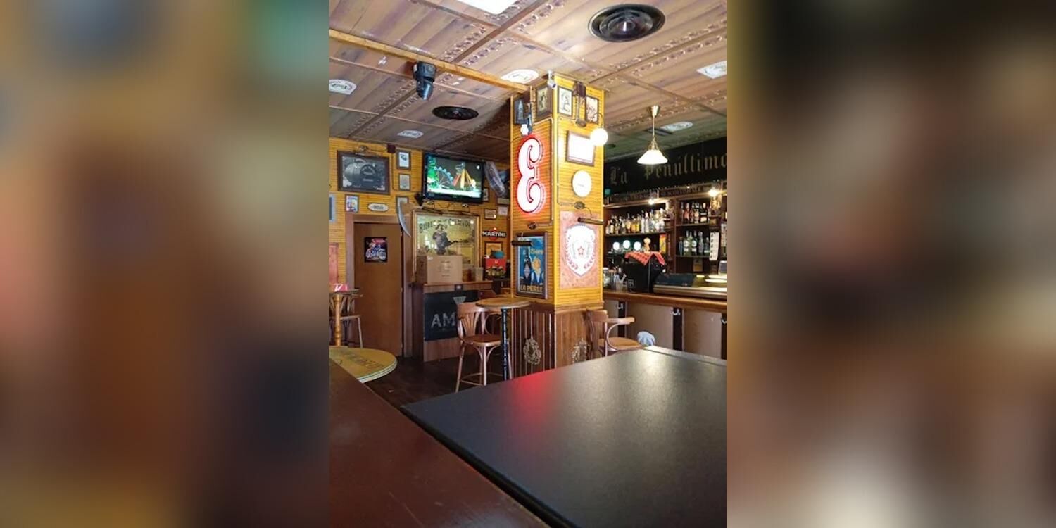 La Penultima Drinks, bar