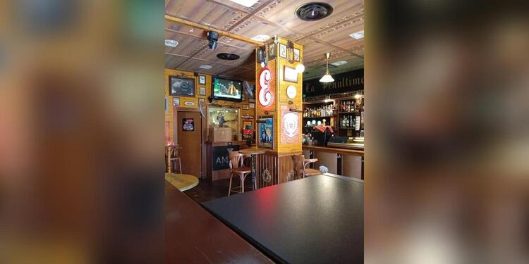 La Penultima Drinks, bar