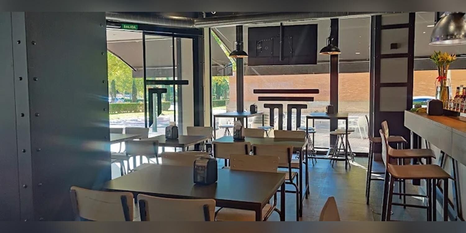 Vía Augusta Cafetería, bar