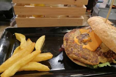 Pub Drinks & Pool Zaragoza, Bar Zaragoza Centro - Paseo de la Constitución #0