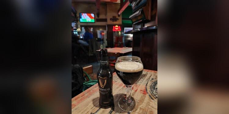 Pub Drinks & Pool Zaragoza, bar