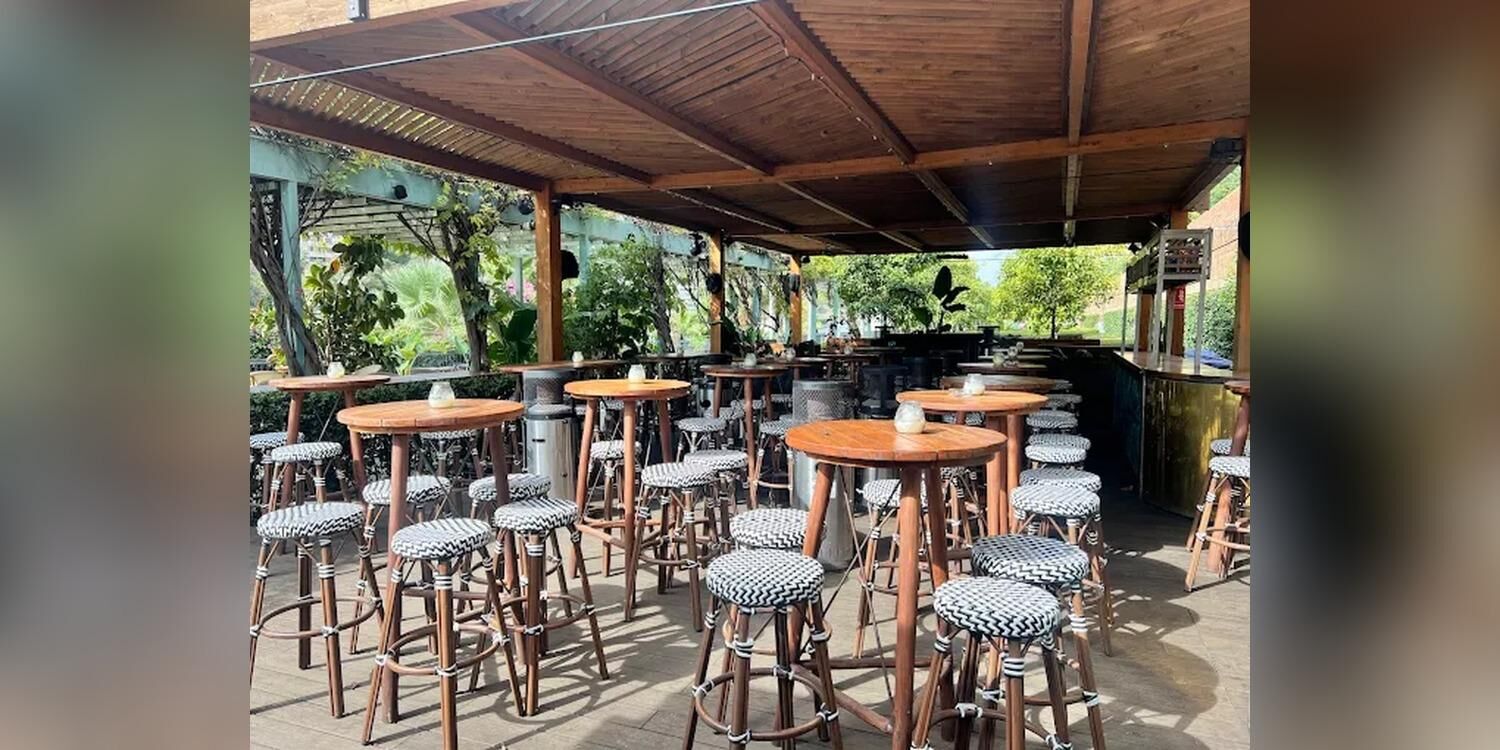 Manhattan river bar cocktails Sevilla, bar