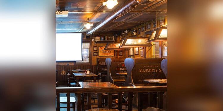 Murray's Tavern, bar