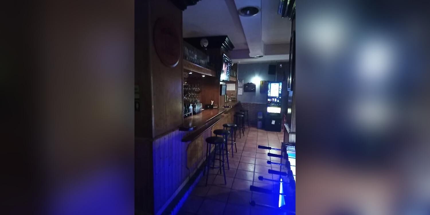 Universitas Café, bar