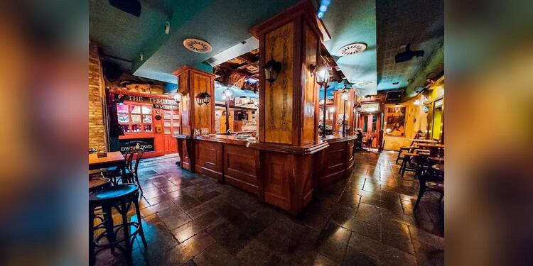 Cafe Dublin Irish Pub, bar