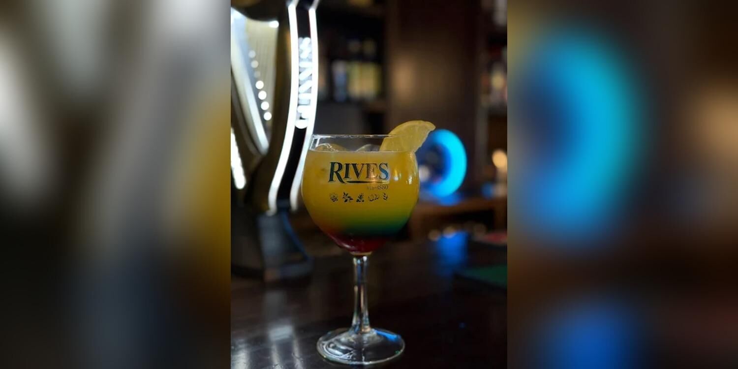 Aurora Cocktail Bar, bar