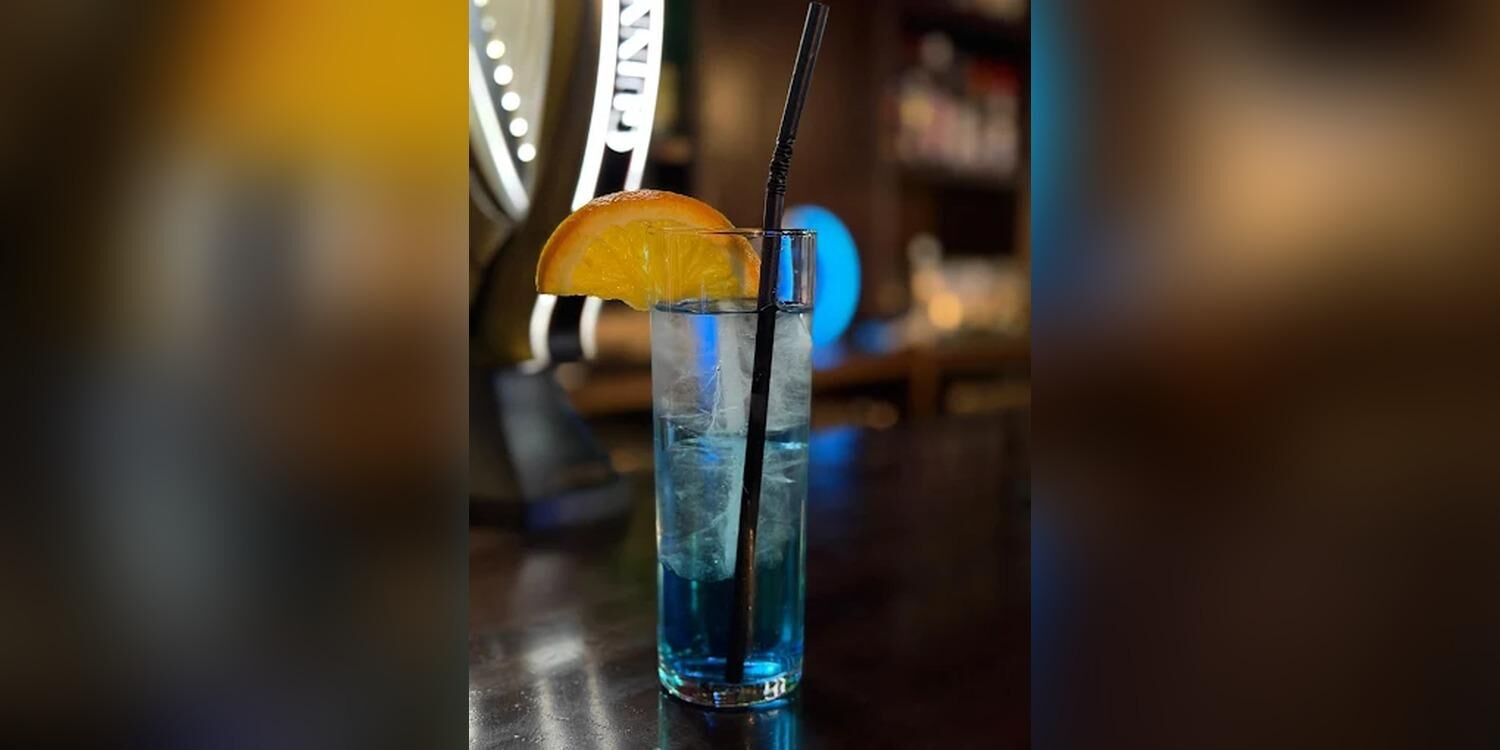 Aurora Cocktail Bar, bar