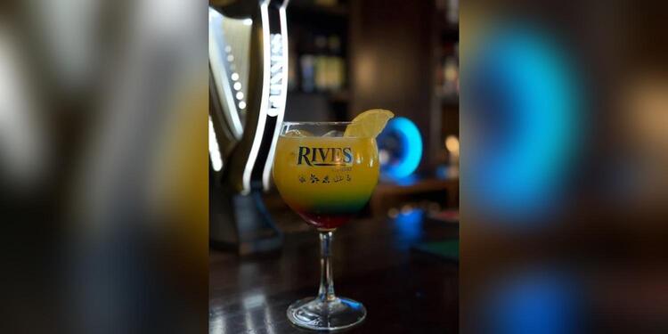 Aurora Cocktail Bar, bar