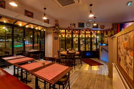 Chez Papa 19, Restaurant Paris Place des Fêtes #0