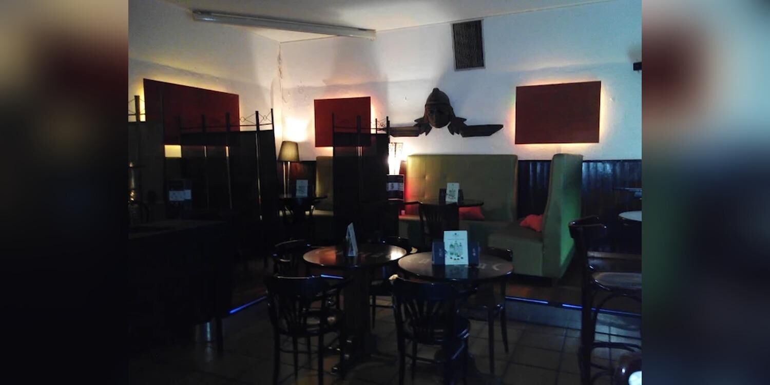 Café Bar Cadillac, bar