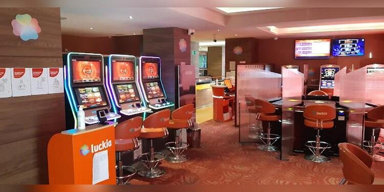 Luckia Sport Café, bar