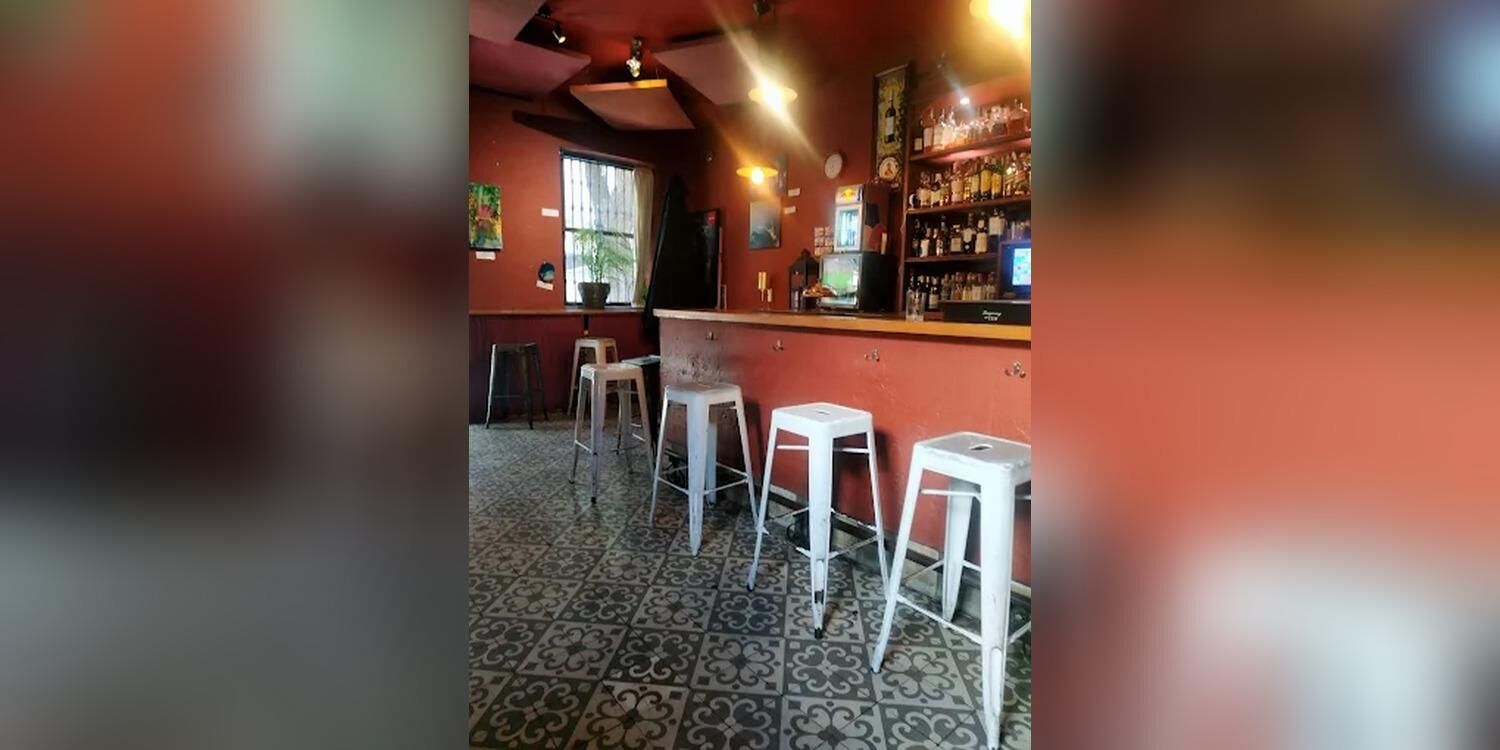 Cafetería El Tejar, bar